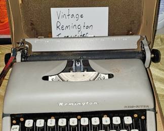 VINTAGE TYPEWRITER