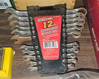 WRENCH SET