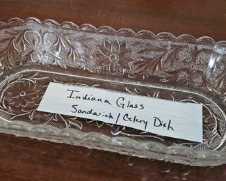 INDIANA GLASS SANDWICH / CELERY DISH