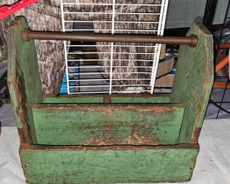 VINTAGE WOODEN TOOL BOX