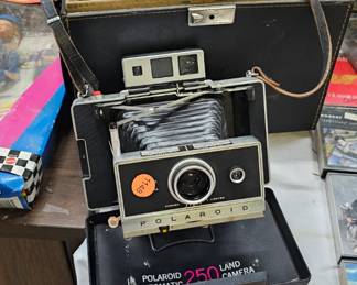 VINTAGE CAMERA ETC