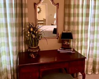 Stunning antique Queen Anne desk