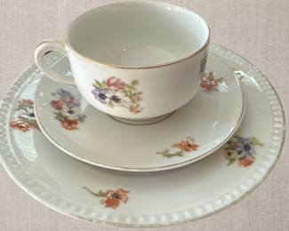 Hermann Ohme Porcelain factory in Silesia, Germany between 1900 and 1920.  Set of 6 cups, saucers & dessert plates.