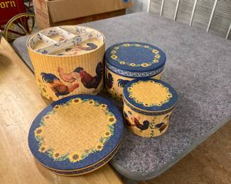 Chicken/Rooster & Sunflowers Nesting/Stacking Round Boxes