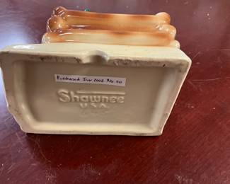Shawnee Farm Bow W/Chicken Shawnee Planter