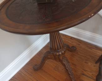 ound top with intricate details and a beautifully carved wooden base.
Chair: Complementary vintage design with sturdy construction.
Condition: Gently used, well-maintained with minor signs of wear that add to its vintage charm.
This is a decorative set, not meant for dining, making it ideal for creating a focal point in your home.