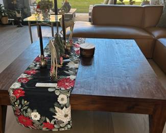 solid wood coffee table (46"x46"x17"