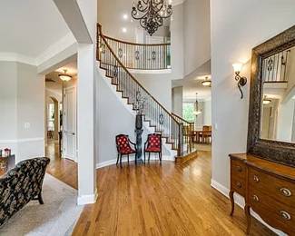 elegant vintage console table with a matching mirror.
Original Price (Estimated): $2,500 for the set 5ft / 1ft 5in / height 2ft 8in brand Theodore Alexander
Features:
Console Table: Solid wood construction with beautiful carved details and spacious drawers for storage.
Mirror: The mirrors shown in the photos are available for purchase separately.