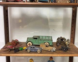  02 Metal And Iron Vintage Toys 
