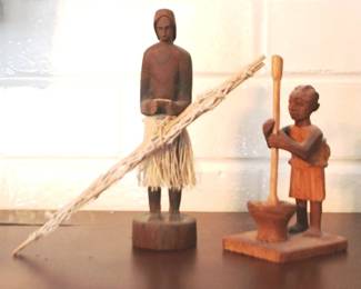 101 - 2 Wood Statues
