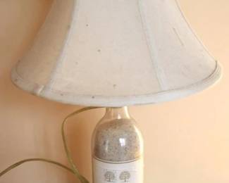 270 - Lamp - 19" Tall You are buying a used as-is electric/electronic item. We do not guarantee all components are present, and if it is not expressly stated, it is untested.
