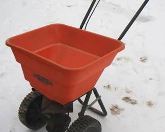 153 - Seeder - 32" x 21" x 16"
