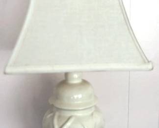 410 - Ceramic Lamp -20" tall You are buying a used as-is electric/electronic item. We do not guarantee all components are present and if it is not expressly stated, it is untested.
