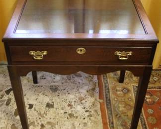 474 - Display Case Table - 25 x 18 x 27
