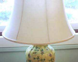 469 - Lamp - 28" tall You are buying a used as-is electric/electronic item. We do not guarantee all components are present and if it is not expressly stated, it is untested.
