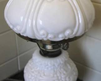 488 - Milk Glass Lamp - 16" tall You are buying a used as-is electric/electronic item. We do not guarantee all components are present and if it is not expressly stated, it is untested.
