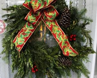 313 - Wreath - 18" round

