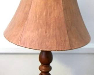 462 - Lamp - 34" tall You are buying a used as-is electric/electronic item. We do not guarantee all components are present and if it is not expressly stated, it is untested.
