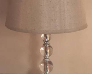 269 - Lamp - 19" Tall You are buying a used as-is electric/electronic item. We do not guarantee all components are present, and if it is not expressly stated, it is untested.
