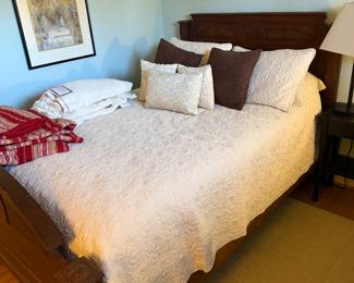 Antique twin size bed