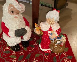 Large Vintage Ceramic Santa Claus/Mrs Claus