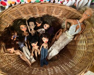 Bratz Dolls, Barbies