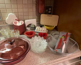 Pyrex Visions Covered Dish, William Sonoma Heart Shape Ramkins ( Box(