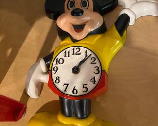 Vintage Walt Disney Mickey Mouse Plastic Clock