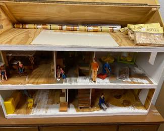 Vintage Doll House, Furniture