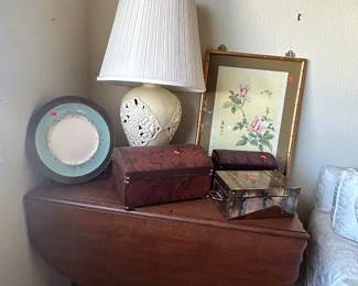 Twisted Drop Leaf table