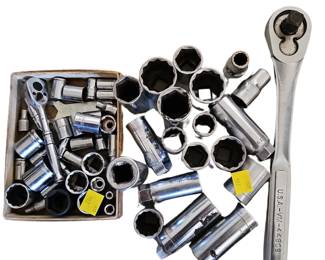  Sockets & Ratchet Handle