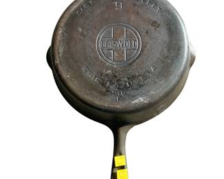 Griswold #9 Cast iron Skillet 210 F