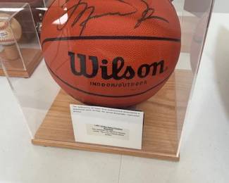 Upperdeck certificate of authenticity signed Michael Jordan basketball