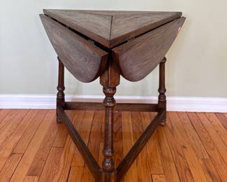 Drop Leaf Triangular To Round Top Side Table