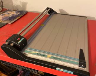 Industrial paper cutter