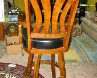 Oak bar with dry sink, black formica top, a 2 door cabinet and drawer and oak back bar, storage for stem ware, mirror back, 2 bar height stools: Sold all together $995 Please contact Diana via text or phone 708-670-2189 to arrange&nbsp;payment or with any questions.&nbsp;
