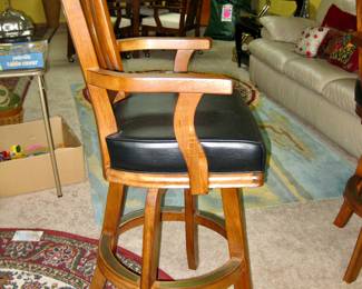 Oak bar with dry sink, black formica top, a 2 door cabinet and drawer and oak back bar, storage for stem ware, mirror back, 2 bar height stools: Sold all together $995 Please contact Diana via text or phone 708-670-2189 to arrange&nbsp;payment or with any questions.&nbsp;
