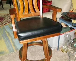 Oak bar with dry sink, black formica top, a 2 door cabinet and drawer and oak back bar, storage for stem ware, mirror back, 2 bar height stools: Sold all together $995 Please contact Diana via text or phone 708-670-2189 to arrange&nbsp;payment or with any questions.&nbsp;
