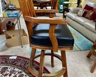 Oak bar with dry sink, black formica top, a 2 door cabinet and drawer and oak back bar, storage for stem ware, mirror back, 2 bar height stools: Sold all together $995 Please contact Diana via text or phone 708-670-2189 to arrange&nbsp;payment or with any questions.&nbsp;
