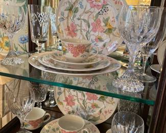 Villeroy & Boch
“Chintz” 
25 Pieces