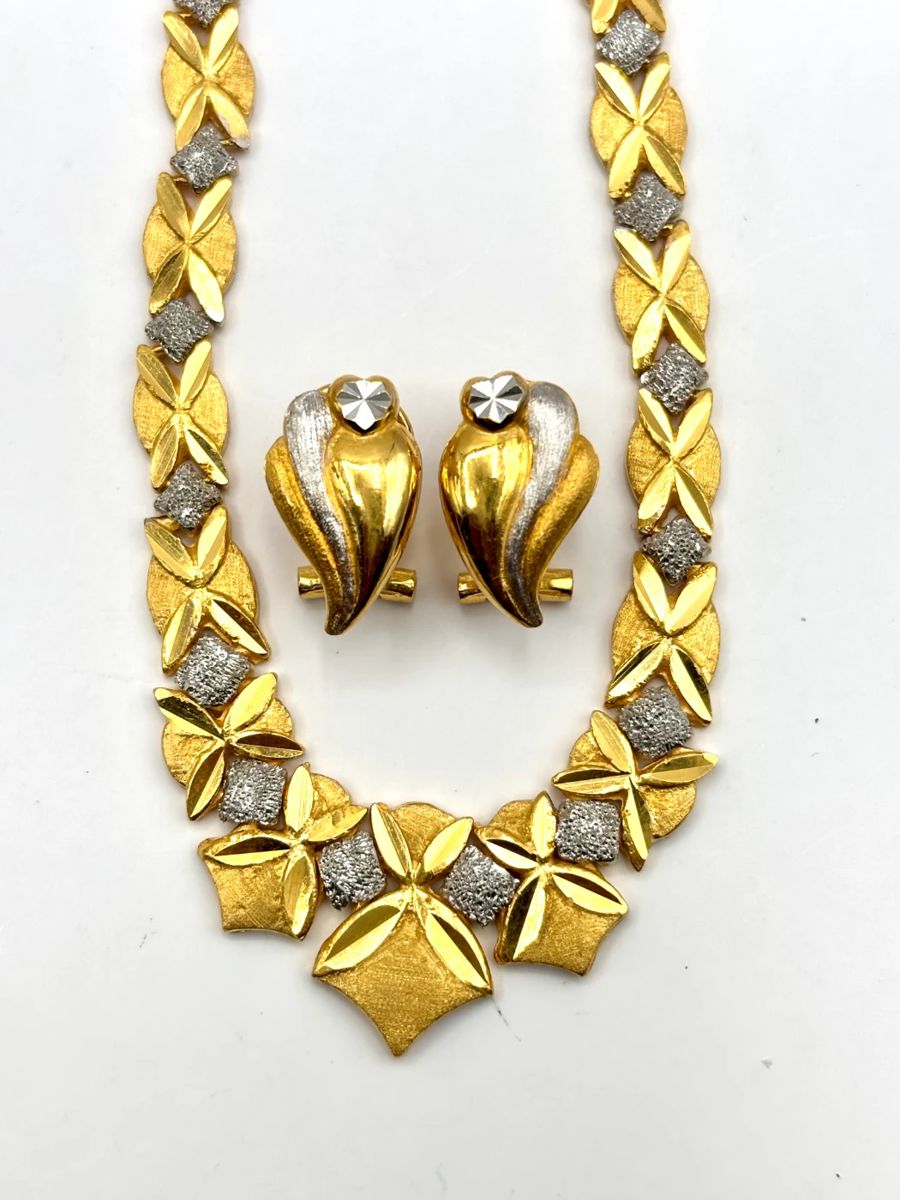 22KT Gold Necklace & Earring Set