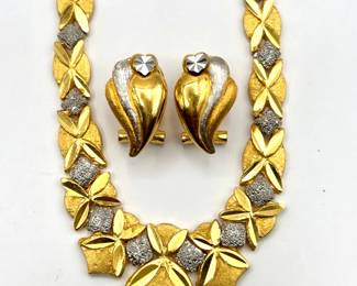 22KT Gold Necklace & Earring Set