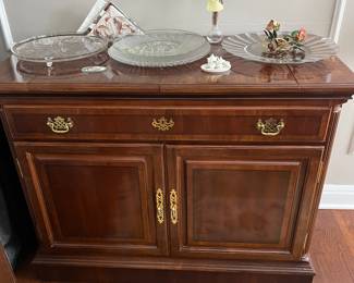 Fliptop server with brass hardware.