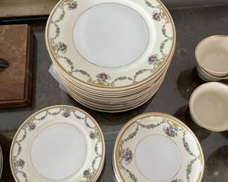 Large set of Heinrich & Co. Bavaria China.