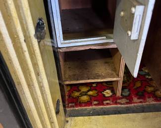 Antique 1910 John B. Varnick, Manchester, NH safe.  See information on John Varnick in next picture.