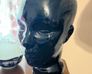 Glass head for wigs