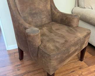 181 Hekman Woodmark Faux Leather Armchairmin