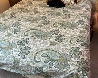 181 Queen Bedframe Stagedmin