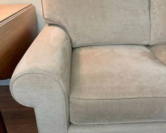 181 Hallagan Sofa Chenille Upholstery Detailmin