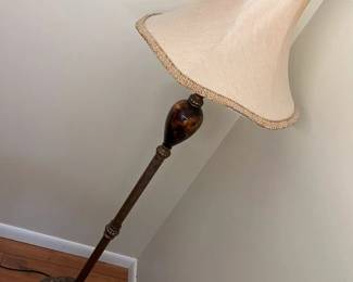 181 Quoizel Ornate Floor Lampmin